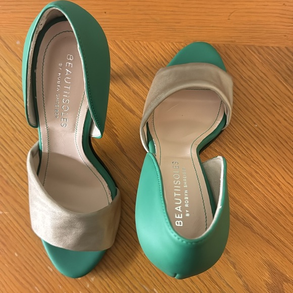 Beautiisoles by Robyn Shreiber - Picture 3 of 8